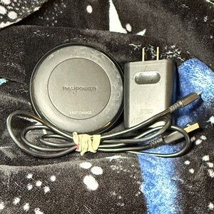 Black Wireless Fast Charge Pad with USB Charger and Cable